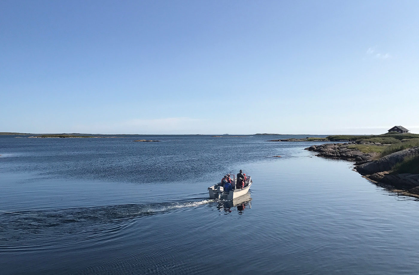 Boat approaching Pinchard's Island